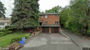 8 Roosevelt Drive