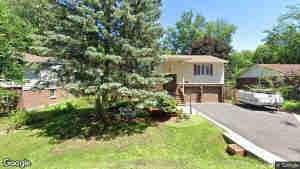 121 Avenue Meadowbrook