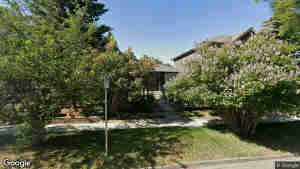 716 18 Avenue NW