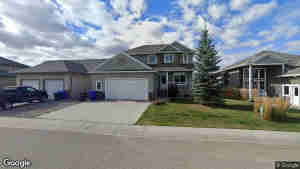 8 Vantage Crescent