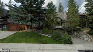 211 Glen Crescent