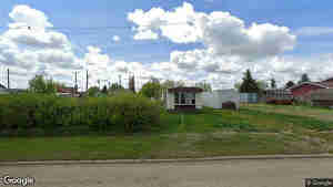 116 Railway Avenue W