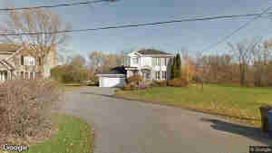 12 Saintours Place