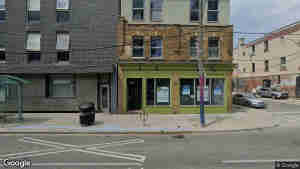 660 Queen Street E