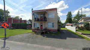 667 Laurier Rue