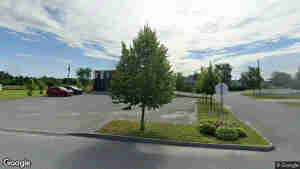 425 Des Cerises Avenue