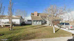695 9 Street W