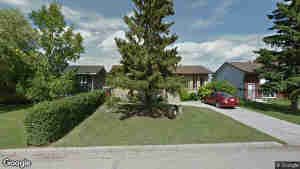 212 8 Avenue W
