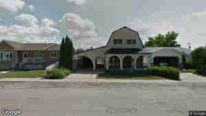 304 6 Avenue W