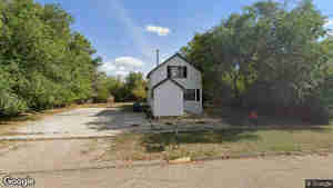 321 1 Street W