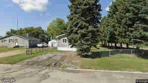 102 4 Street W