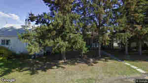 138 4 Street W