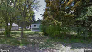 123 5 Street E